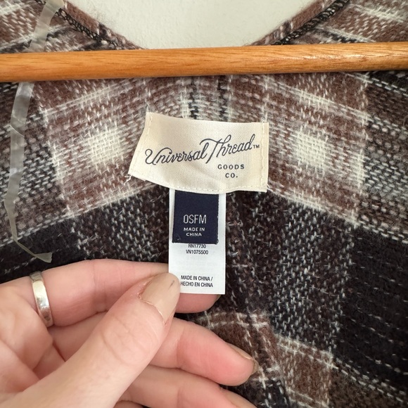 Universal Threads Shaw - Picture 3 of 3